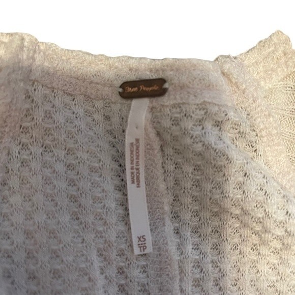 Free People Women's Ventura Drappy Thermal Waffle Long Sleeve Blouse XS - Picture 3 of 7